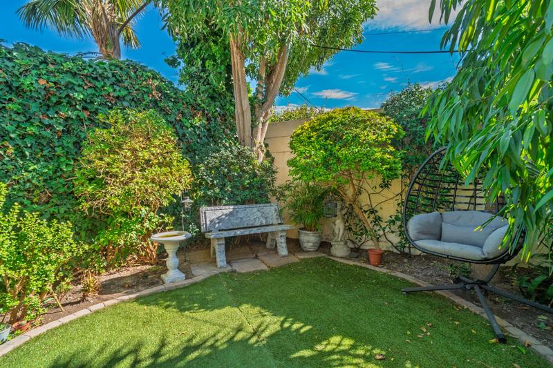 2 Bedroom Property for Sale in Harfield Village Western Cape